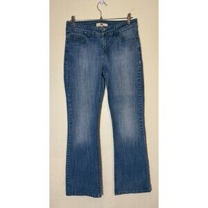 Levi's 526 Women's Slender Bootcut Jeans with Stretch - Size 6
